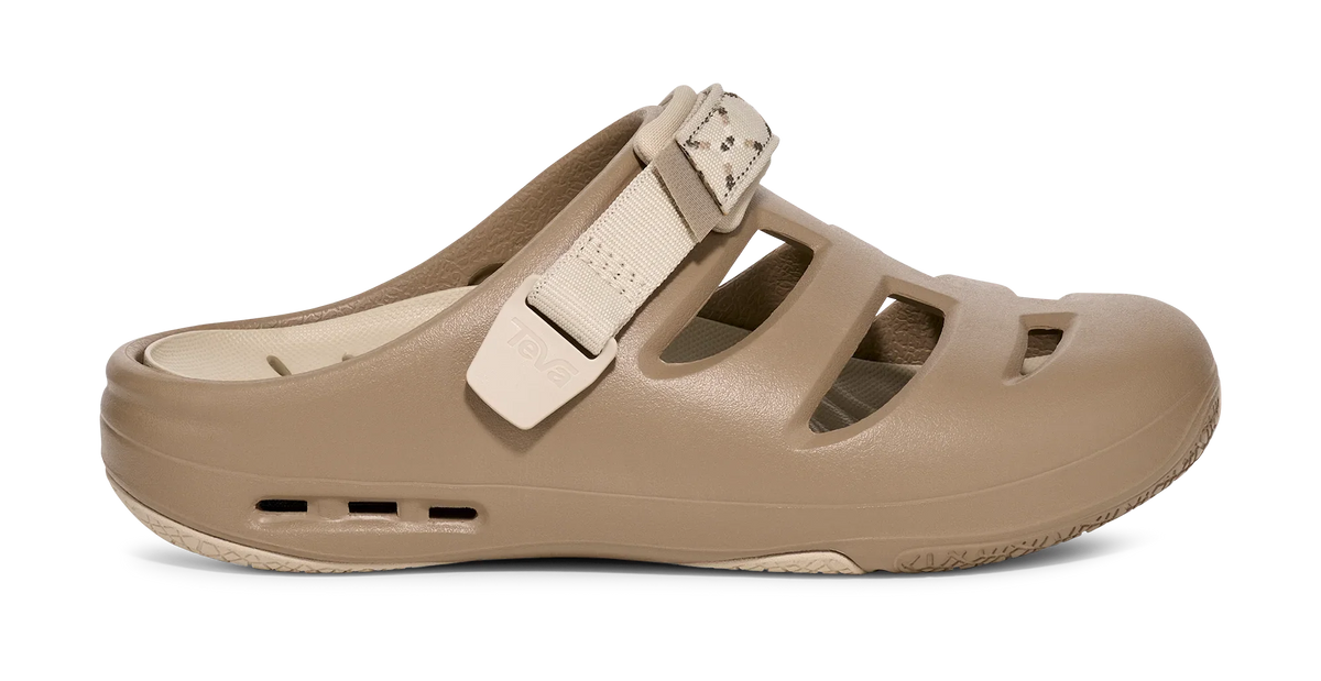 ApreAqua Closed-Toe Water Sandal